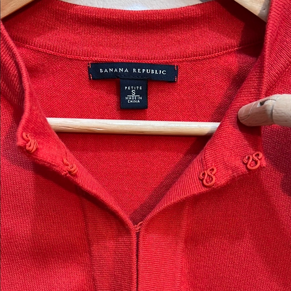 Banana Republic Red cropped Cardigan Sweater with 3/4 sleeves - Picture 4 of 12